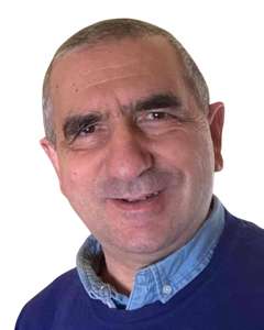 Ritratto dello scrittore e giornalista Mario Macaluso