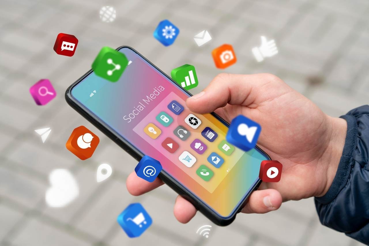 Verificare l’età non basta: il vero problema dei social comincia dopo il login