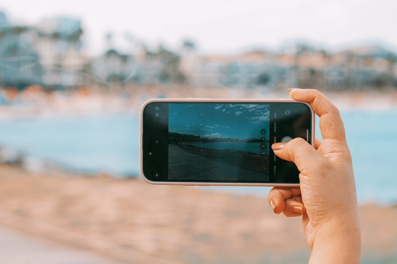 Il nuovo analfabetismo digitale: sapere usare uno smartphone senza sapere leggere ciò che mostra